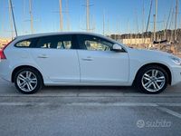 Usata Volvo V60 163 CV (119 kW) 2012 Bianco Station wagon
