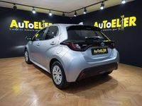 Usata Toyota Yaris Hybrid Active 117 CV (86 kW) 2022 Argento Berlina