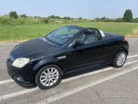 Usata Opel Tigra 90 CV (66 kW) 2005 Nero Cabrio