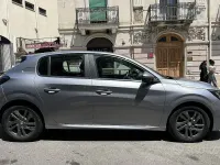 Usata Peugeot 208 Active 102 CV (75 kW) 2021 Grigio Utilitaria