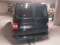 Usata VW Caravelle 140 CV (102 kW) 2010 Nero Furgone