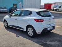 Usado Renault Clio IV 75 CV (55 kW) 2018 Blanco Van