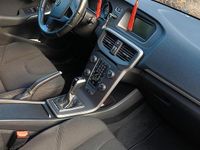 Usata Volvo V40 122 CV (89 kW) 2018 Nero Berlina