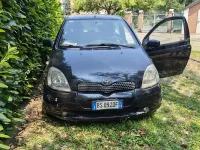 Usata Toyota Yaris Luna 86 CV (63 kW) 2001 Berlina