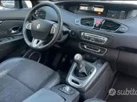 Usata Renault Scénic III 106 CV (77 kW) 2011 Grigio Monovolume