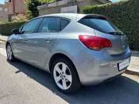 Usata Opel Astra 101 CV (74 kW) 2010 Argento Berlina