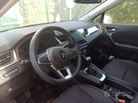 Usata Renault Captur Techno 101 CV (74 kW) 2024 Grigio SUV