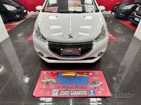Usata Peugeot 208 Allure 82 CV (60 kW) 2013 Bianco Utilitaria