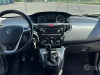 Usata Lancia Ypsilon 80 CV (58 kW) 2015 Bianco Utilitaria