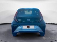 Usata Toyota Aygo X-wave 72 CV (52 kW) 2021 Nero Utilitaria