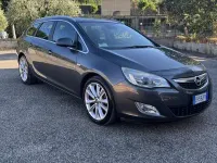 Usata Opel Astra Cosmo 125 CV (91 kW) 2011 Grigio Station wagon