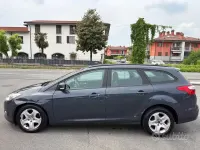 Usata Ford Focus 95 CV (69 kW) 2013 Grigio Station wagon