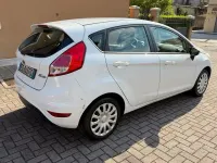 Usata Ford Fiesta 60 CV (44 kW) 2013 Bianco Berlina