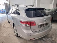 Usata Toyota Avensis Executive 126 CV (92 kW) 2010 Grigio Station wagon