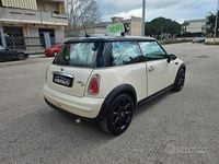 Usata Mini Cooper 88 CV (64 kW) 2006 Beige Utilitaria