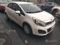 Usata Kia Rio EX 75 CV (55 kW) 2012 Bianco Berlina