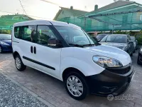 Usata Fiat Doblò Lounge 95 CV (69 kW) 2015 Bianco Monovolume