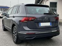 Usata VW Tiguan Life 150 CV (110 kW) 2022 Dolphin grey SUV