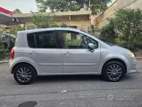Usata Renault Modus 113 CV (83 kW) 2011 Grigio Monovolume