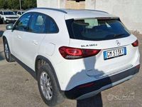 Usata Mercedes GLA180 Business 116 CV (85 kW) 2022 Bianco polare pastello SUV