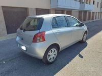 Usata Toyota Yaris Sol 69 CV (50 kW) 2007 Grigio Utilitaria