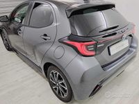 Usata Toyota Yaris Hybrid Style 92 CV (67 kW) 2022 Grigio Berlina