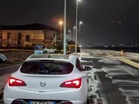 Usata Opel Astra GTC 150 CV (110 kW) 2012 Bianco Berlina