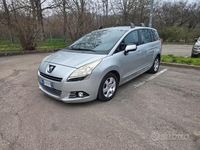 Usata Peugeot 5008 112 CV (82 kW) 2011 Grigio Monovolume