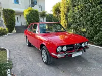 Usata Alfa Romeo Alfetta 122 CV (89 kW) 1970 Rosso Berlina