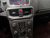 Usata Volvo V40 120 CV (88 kW) 2016 Bianco Station wagon