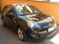 Usata Ford Fiesta 75 CV (55 kW) 2008 Grigio Utilitaria