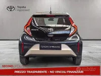 Usata Toyota Aygo X Trend 72 CV (52 kW) 2023 Beige SUV