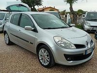 Usata Renault Clio II LE 75 CV (55 kW) 2008 Grigio Berlina