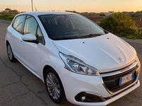 Usata Peugeot 208 Active 75 CV (55 kW) 2018 Bianco Utilitaria