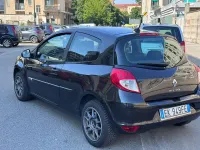 Usata Renault Clio III 75 CV (55 kW) 2011 Nero Berlina