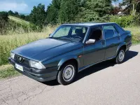 Usata Alfa Romeo 75 148 CV (108 kW) 1992 Verde Berlina