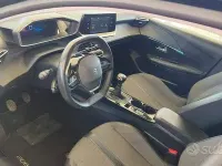 Begagnad Peugeot 208 Allure 102 HK (75 kW) 2023 Svart Halvkombi