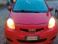 Usata Toyota Aygo 68 CV (50 kW) 2010 Rosso Utilitaria