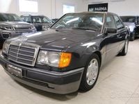 Usata Mercedes E500 326 CV (239 kW) 1992 Nero Berlina