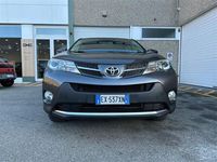 Usata Toyota RAV4 Lounge 124 CV (91 kW) 2015 Grigio scuro SUV
