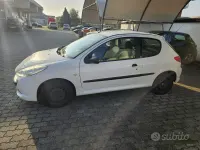 Usata Peugeot 206 68 CV (50 kW) 2012 Berlina