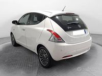 Usata Lancia Ypsilon Gold 69 CV (50 kW) 2016 Bianco Utilitaria