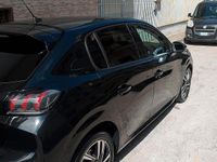 Usata Peugeot 208 102 CV (75 kW) 2023 Nero Utilitaria