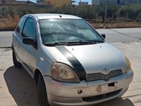 Usata Toyota Yaris 2002 Grigio Berlina