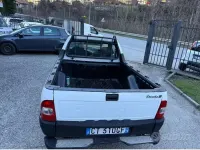 Usata Fiat Strada 80 CV (58 kW) 2004 Bianco Pick-up