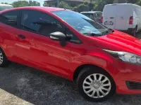 Usata Ford Fiesta 75 CV (55 kW) 2014 Rosso / pastello Utilitaria