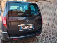 Usata Lancia Phedra 128 CV (94 kW) 2003 Grigio Monovolume