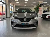 Usata Renault Captur Equilibre 143 CV (105 kW) 2023 Grigio SUV