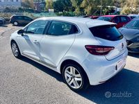 Begagnad Renault Clio V Intens 86 HK (63 kW) 2020 Vit Sedan