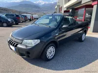 Usata Fiat Strada 84 CV (61 kW) 2009 Nero Pick-up